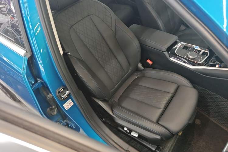Used BMW i3 2022 eDrive 35 L Right Front Seat