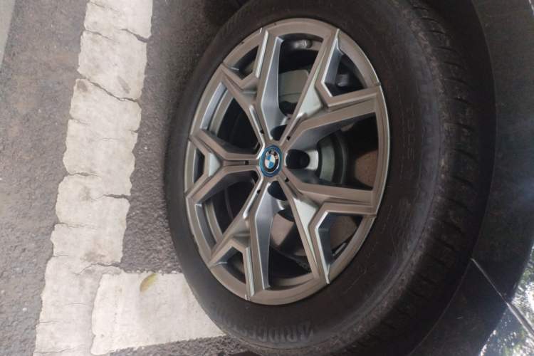 Used BMW i3 2022 eDrive 35 L Right Front Wheel Hub