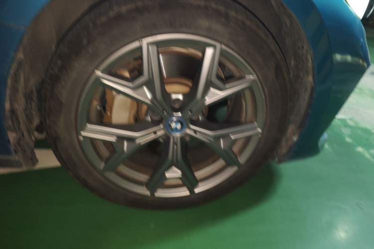 Used BMW i3 2022 eDrive 35 L Right Front Wheel Hub