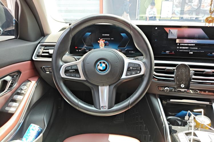 Used BMW i3 2022 eDrive 35 L Steering Wheel