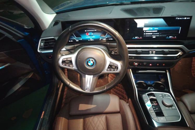Used BMW i3 2022 eDrive 35 L Steering Wheel