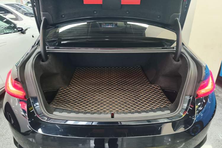 Used BMW i3 2022 eDrive 35 L Trunk