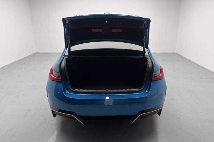 Used BMW i3 2022 eDrive 35 L Trunk