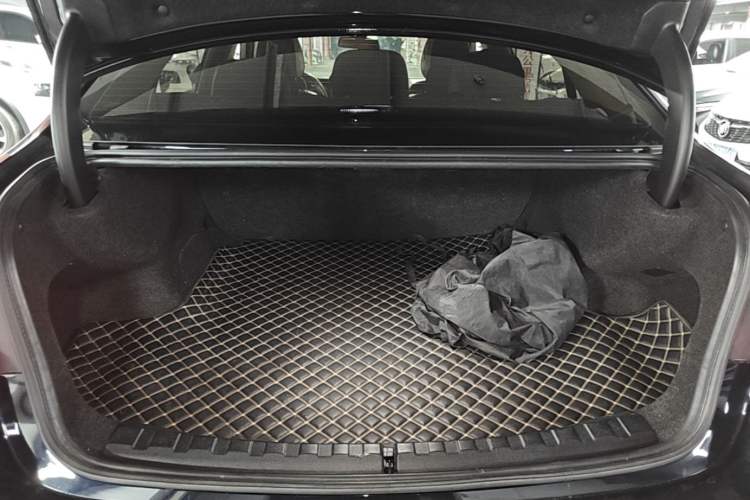 Used BMW i3 2022 eDrive 35 L Trunk