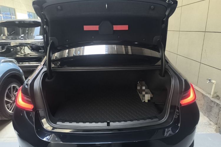 Used BMW i3 2022 eDrive 35 L Trunk