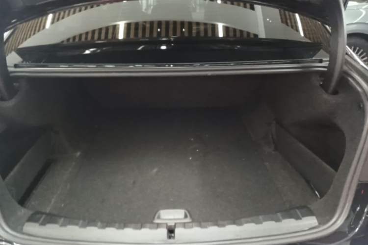 Used BMW i3 2022 eDrive 35 L Trunk