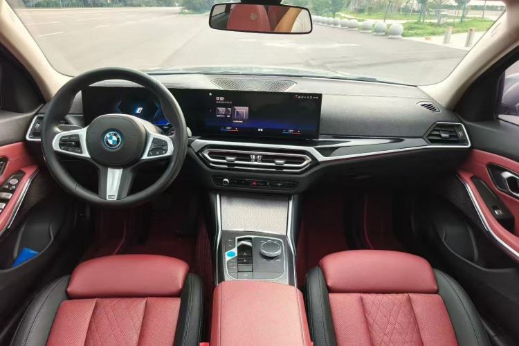 Used BMW i3 2022 eDrive 35 L Center Console
