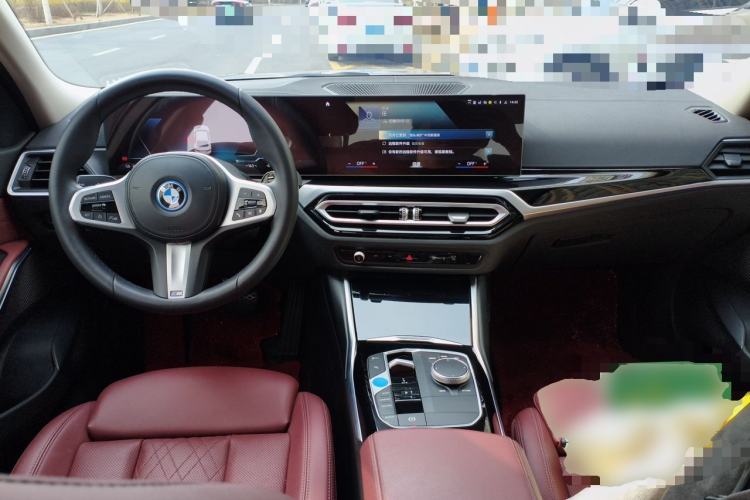 Used BMW i3 2022 eDrive 35 L Center Console