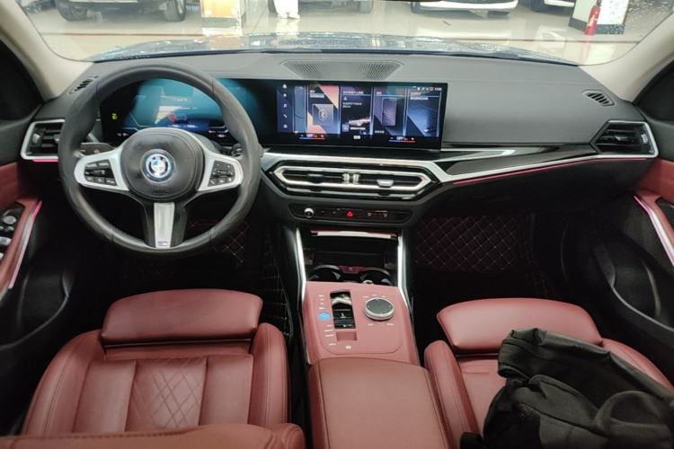 Used BMW i3 2022 eDrive 35 L Center Console