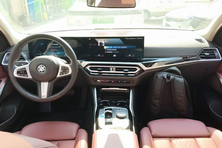 Used BMW i3 2022 eDrive 35 L Center Console