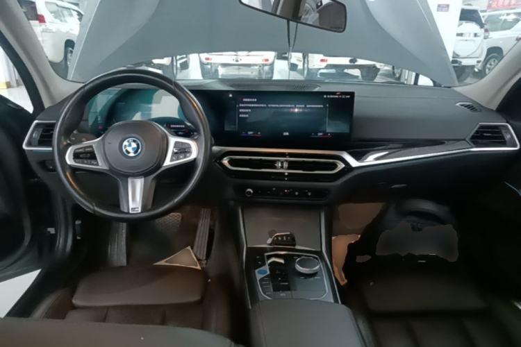 Used BMW i3 2022 eDrive 35 L Center Console