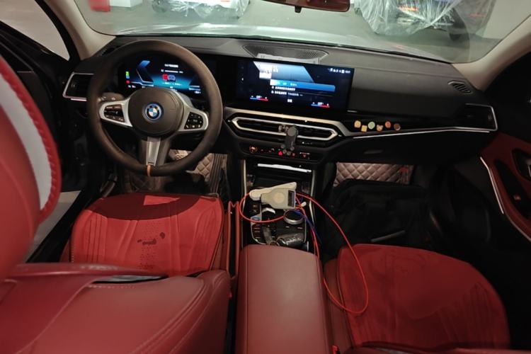 Used BMW i3 2022 eDrive 35 L Center Console