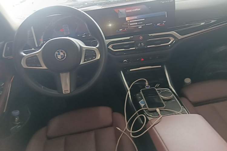 Used BMW i3 2022 eDrive 35 L Center Console