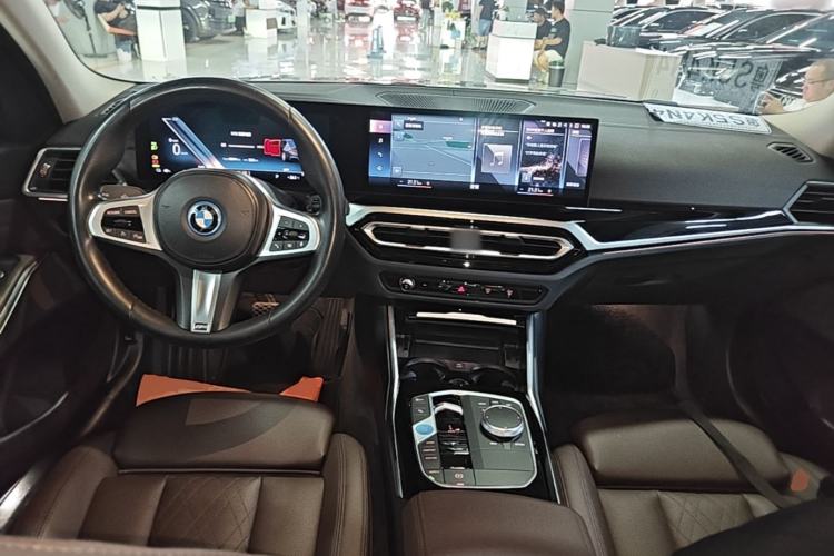 Used BMW i3 2022 eDrive 35 L Center Console