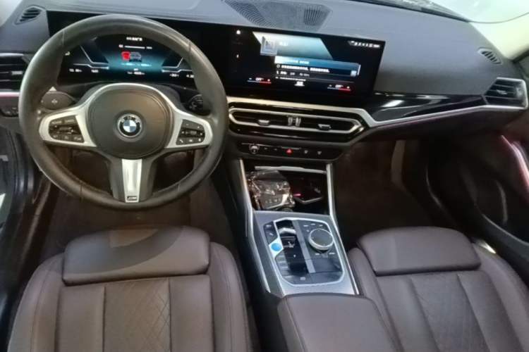 Used BMW i3 2022 eDrive 35 L Center Console