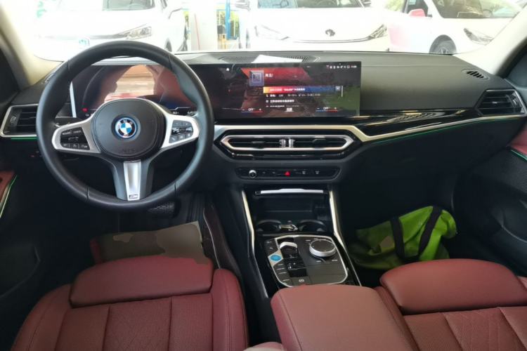 Used BMW i3 2022 eDrive 35 L Center Console