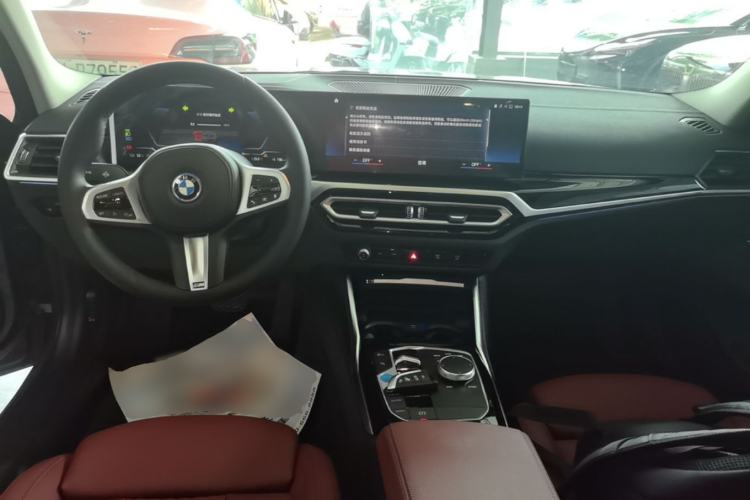 Used BMW i3 2022 eDrive 35 L Center Console