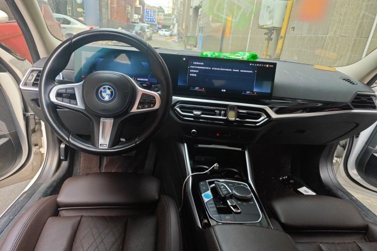 Used BMW i3 2022 eDrive 35 L Center Console