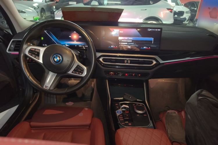 Used BMW i3 2022 eDrive 35 L Center Console