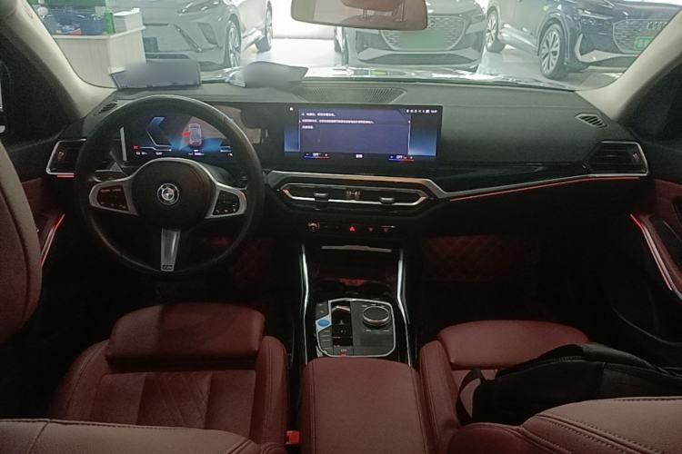Used BMW i3 2022 eDrive 35 L Center Console