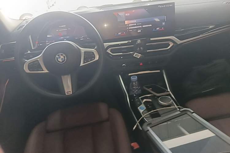 Used BMW i3 2022 eDrive 35 L Center Console