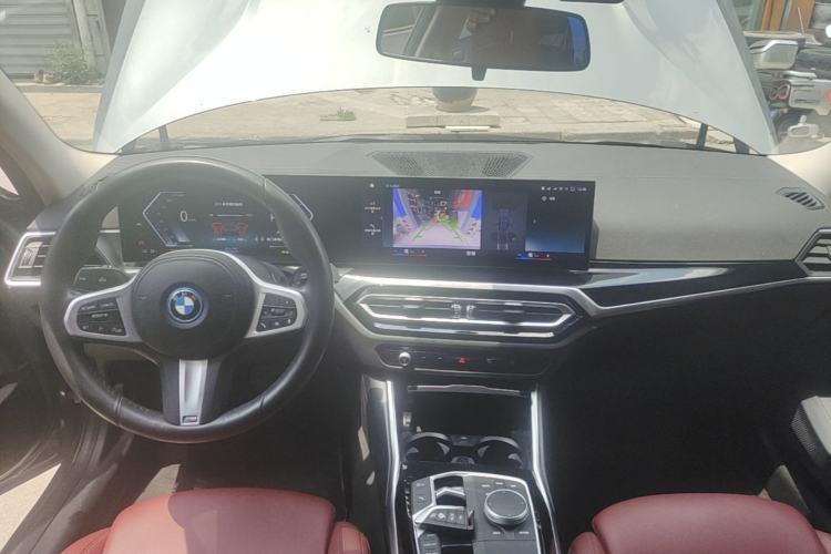 Used BMW i3 2022 eDrive 35 L Center Console