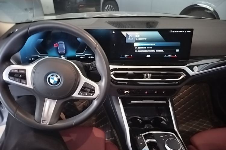 Used BMW i3 2022 eDrive 35 L Center Console