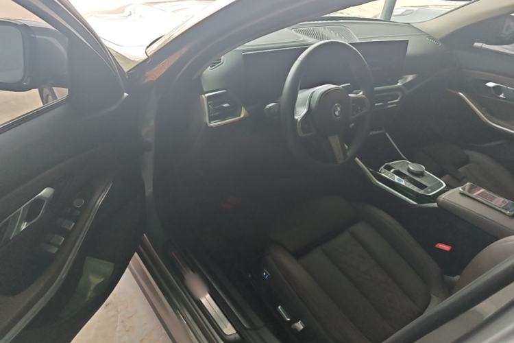 Used BMW i3 2022 eDrive 35 L Driver Seat