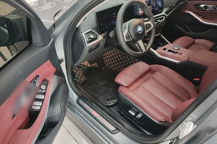 Used BMW i3 2022 eDrive 35 L Driver Seat