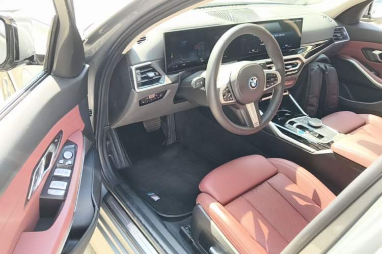 Used BMW i3 2022 eDrive 35 L Driver Seat