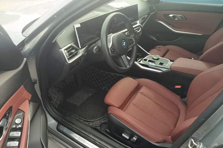Used BMW i3 2022 eDrive 35 L Driver Seat