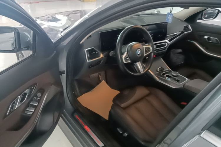 Used BMW i3 2022 eDrive 35 L Driver Seat