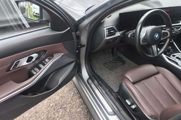Used BMW i3 2022 eDrive 35 L Driver Seat