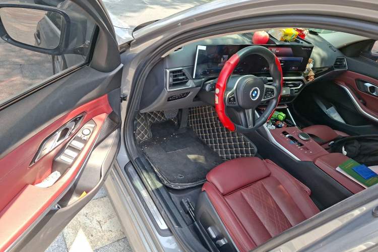 Used BMW i3 2022 eDrive 35 L Driver Seat