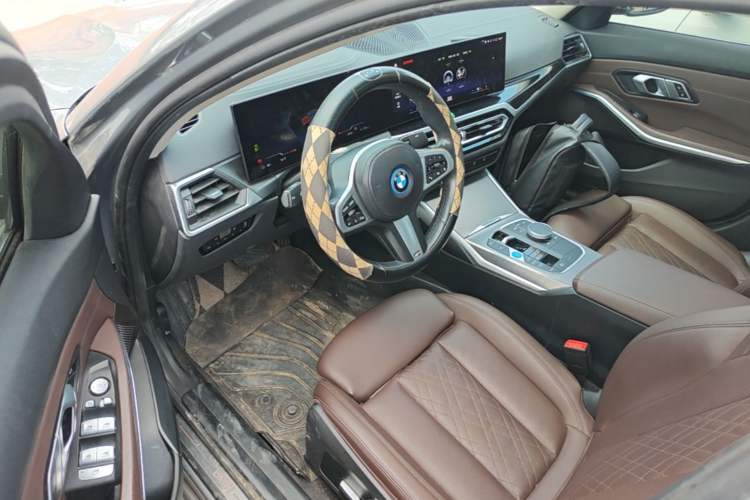 Used BMW i3 2022 eDrive 35 L Driver Seat