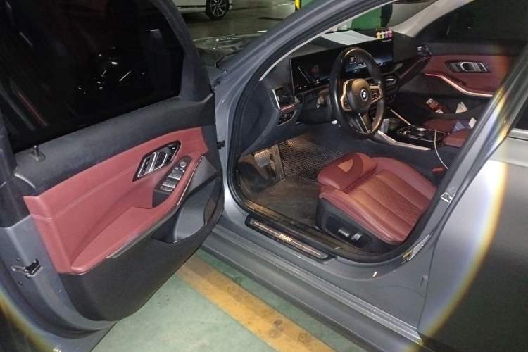 Used BMW i3 2022 eDrive 35 L Driver Seat