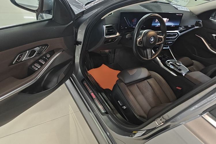 Used BMW i3 2022 eDrive 35 L Driver Seat