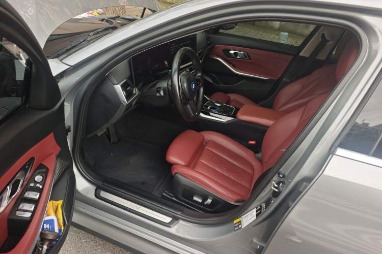 Used BMW i3 2022 eDrive 35 L Driver Seat