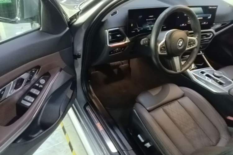 Used BMW i3 2022 eDrive 35 L Driver Seat