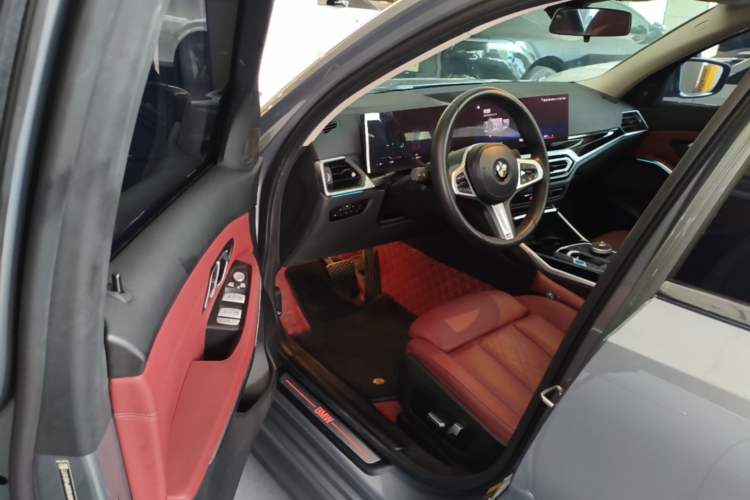 Used BMW i3 2022 eDrive 35 L Driver Seat