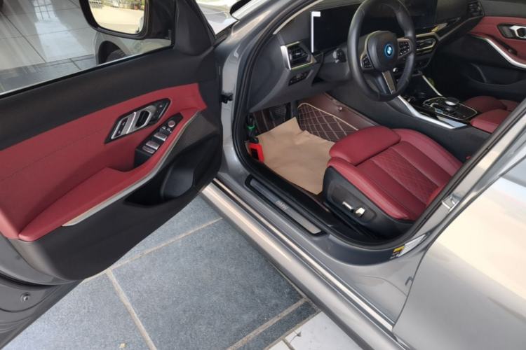 Used BMW i3 2022 eDrive 35 L Driver Seat