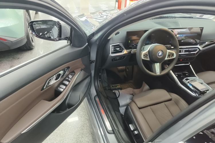 Used BMW i3 2022 eDrive 35 L Driver Seat
