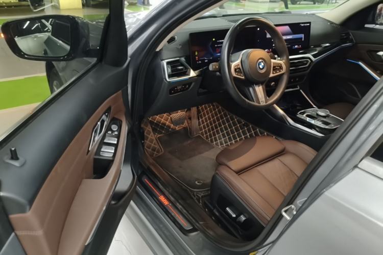 Used BMW i3 2022 eDrive 35 L Driver Seat