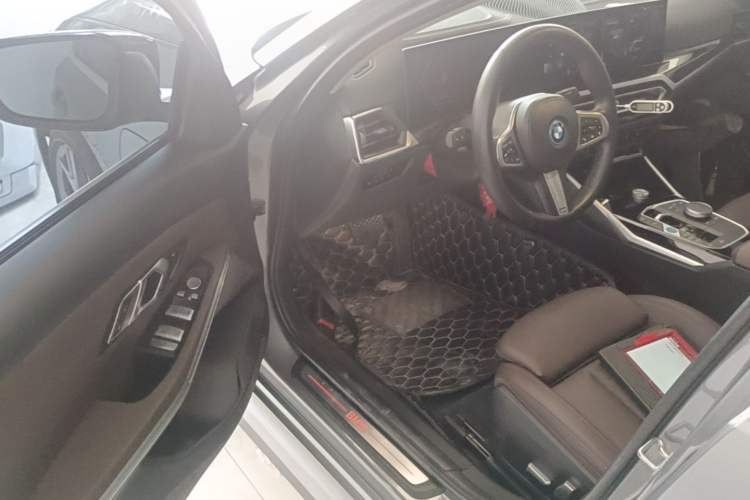 Used BMW i3 2022 eDrive 35 L Driver Seat