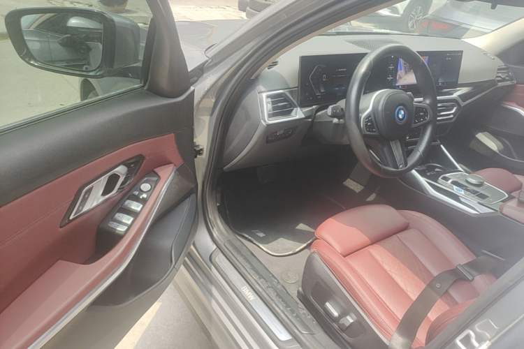 Used BMW i3 2022 eDrive 35 L Driver Seat