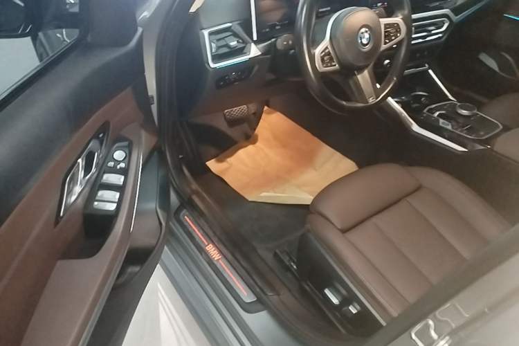 Used BMW i3 2022 eDrive 35 L Driver Seat