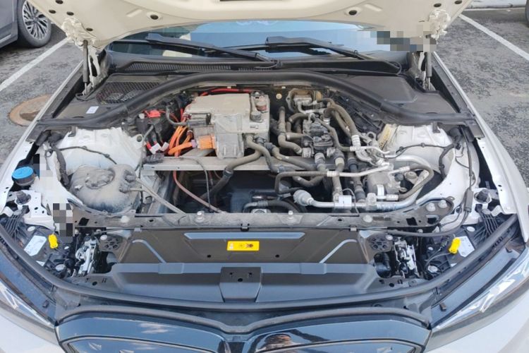 Used BMW i3 2022 eDrive 35 L Engine Bay