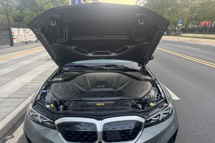 Used BMW i3 2022 eDrive 35 L Engine Bay