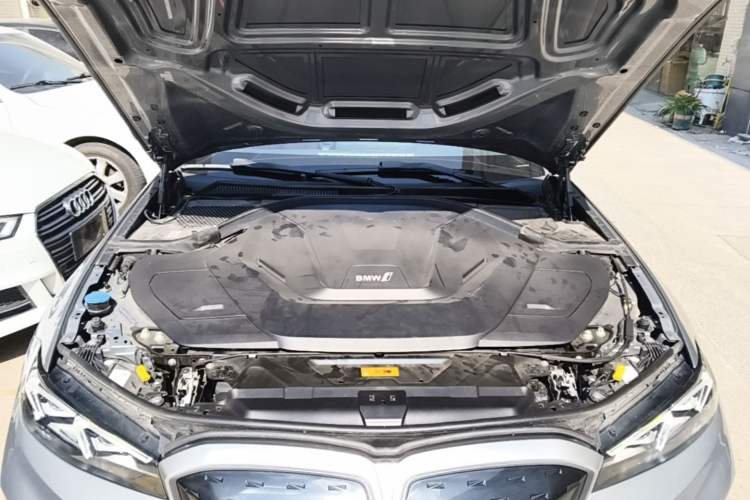 Used BMW i3 2022 eDrive 35 L Engine Bay