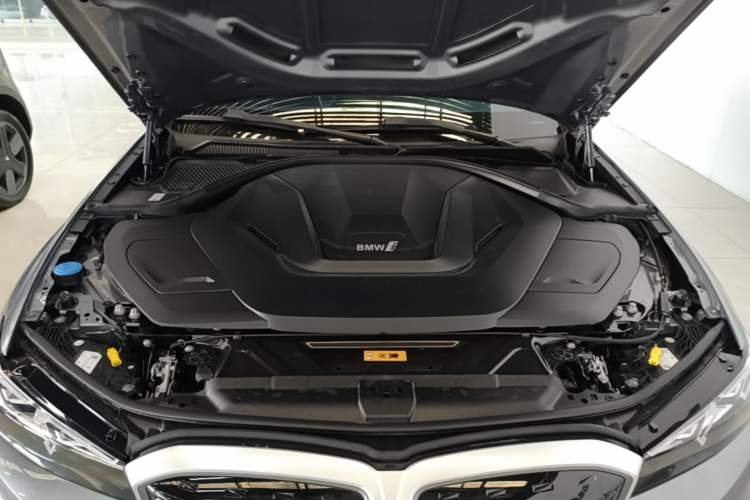 Used BMW i3 2022 eDrive 35 L Engine Bay